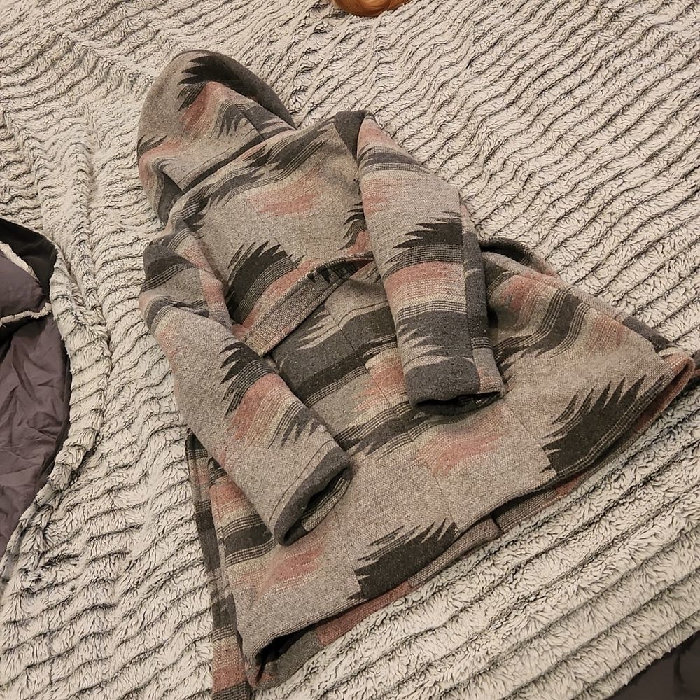 Light pink and gray aztec Coffeshop coat size L, new without tags! - Picture 9 of 9